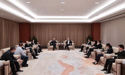 中国农业银行浙江省分行党委委员、副行长屠煜林莅临爱游戏全站app官方网站调研