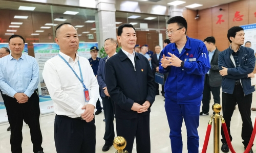 全国人大常委会委员、社会委副主任委员秦生祥莅临爱游戏全站app官方网站嘉兴石化调研